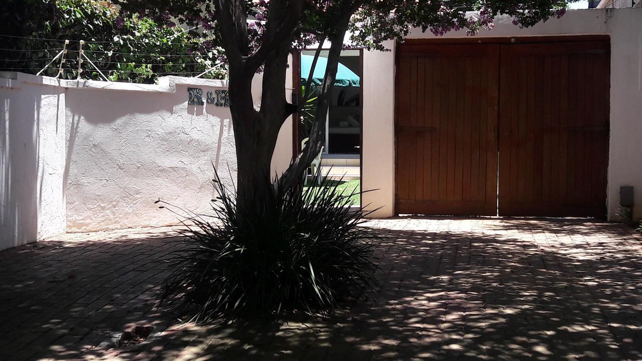 R & R'S Retreat Bed and Breakfast Johannesburg Exteriör bild